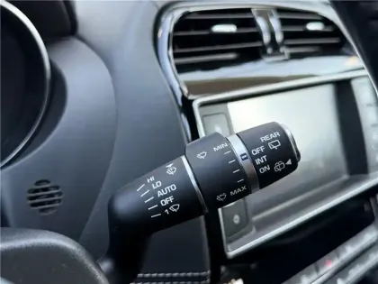 Photo 38 Jaguar F-Pace Gén. I Ph1 Evo R-Sport 5