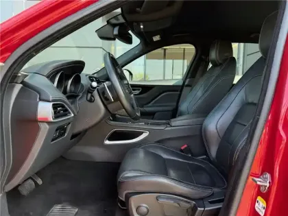 Photo 14 Jaguar F-Pace Gén. I Ph1 Evo R-Sport 5