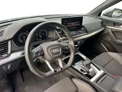 Photo 8 Audi Q5 50 TFSIe 299 S tronic 7 Quattro S line