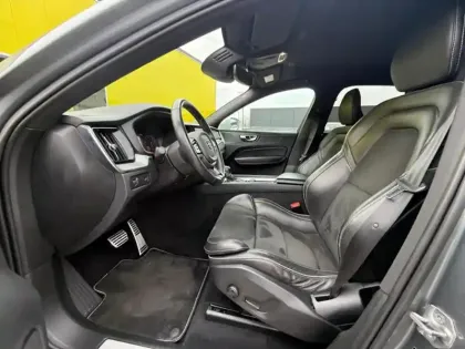 Photo 18 Volvo Xc60 T5 2.0 250 R Design 2WD BVA8