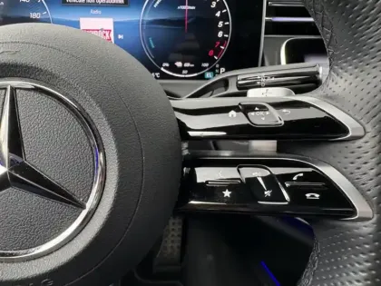 Photo 16 Mercedes Classe E  300 e Hybrid EQ AMG L