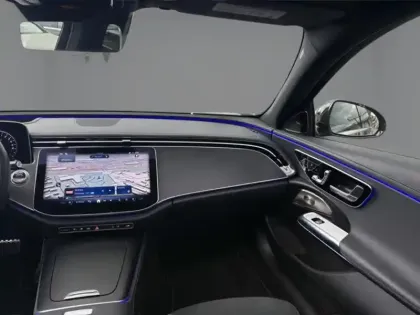 Photo 14 Mercedes Classe E  300 e Hybrid EQ AMG L