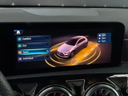 Photo 39 Mercedes Classe A Gén. IV (W177) Ph1 AMG Line 5