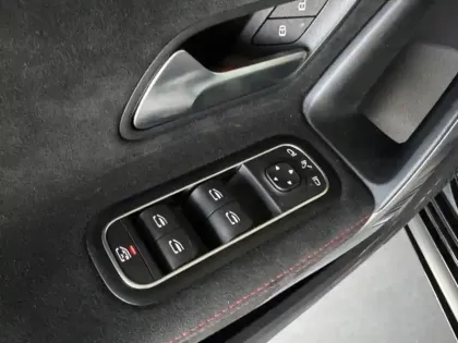 Photo 35 Mercedes Classe A Gén. IV (W177) Ph1 AMG Line 5