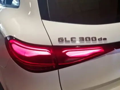 Photo 14 Mercedes GLC  300 de 4MATIC