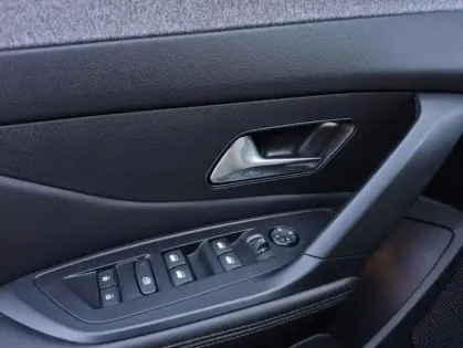 Photo 31 Peugeot 308 Gén. III Ph1 Allure Pack 5