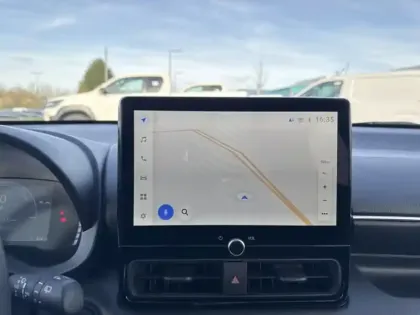 Photo 11 Toyota Yaris Hybride 116h Design