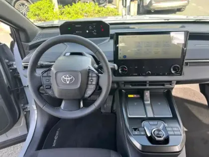 Photo 11 Toyota C-HR Design Grande Autonomie 77 kWh 224ch