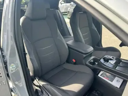 Photo 15 Toyota C-HR Design Grande Autonomie 77 kWh 224ch