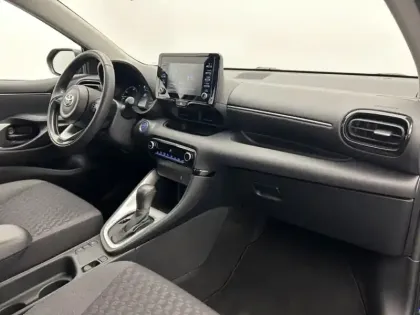 Photo 21 Toyota Yaris Hybride 116h Dynamic