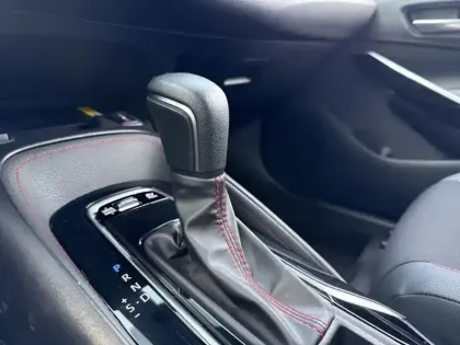 Photo 15 Toyota Corolla Hybride 2.0L 196h GR Sport