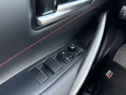 Photo 17 Toyota Corolla Hybride 2.0L 196h GR Sport