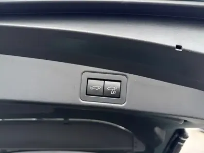 Photo 18 Toyota Corolla Hybride 2.0L 196h GR Sport