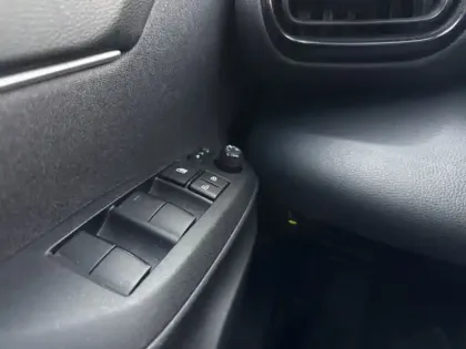 Photo 15 Toyota Yaris Hybride 1.5 HYBRID 116H DESIGN