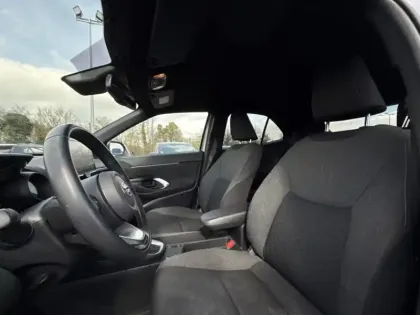 Photo 17 Toyota Yaris Hybride 1.5 HYBRID 116H DESIGN