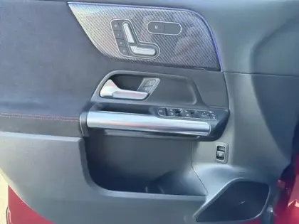 Photo 17 Mercedes GLA 200 d AMG Line