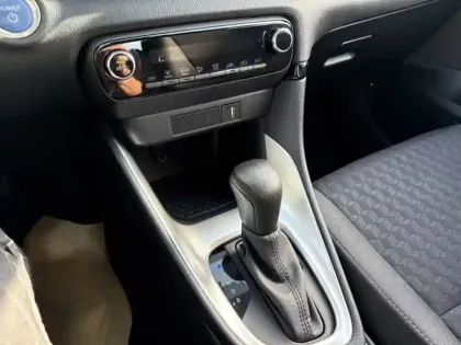 Photo 12 Toyota Yaris Hybride 116h Dynamic