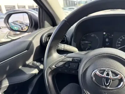 Photo 13 Toyota Yaris Hybride 116h Dynamic