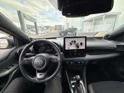 Photo 10 Toyota Yaris Hybride 130h GR SPORT