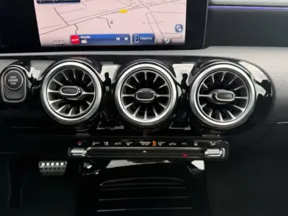 Photo 13 Mercedes Classe A 250 e Hybrid EQ AMG Line