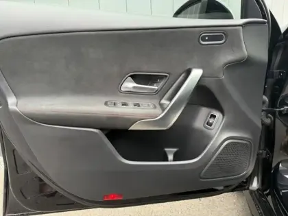 Photo 17 Mercedes Classe A 250 e Hybrid EQ AMG Line