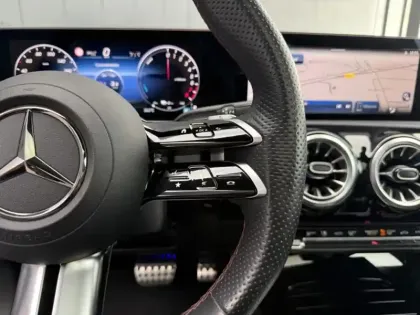 Photo 25 Mercedes Classe A 250 e Hybrid EQ AMG Line