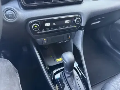 Photo 13 Toyota Yaris Gén. IV Ph1 NG Collection 5