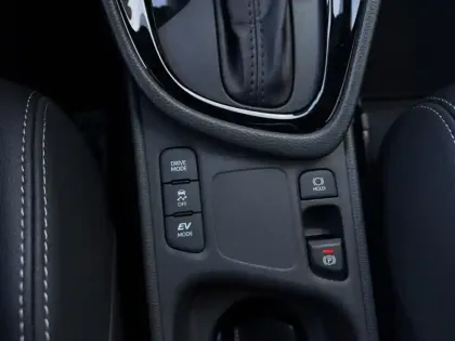 Photo 14 Toyota Yaris Gén. IV Ph1 NG Collection 5