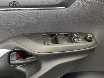 Photo 15 Toyota Yaris Hybride 116h Design