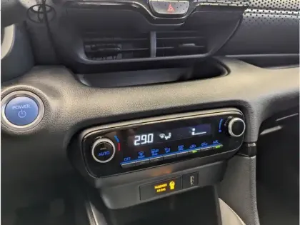 Photo 11 Toyota Yaris Hybride 116h Design