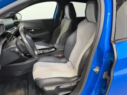 Photo 8 Peugeot 208  e- 136ch GT