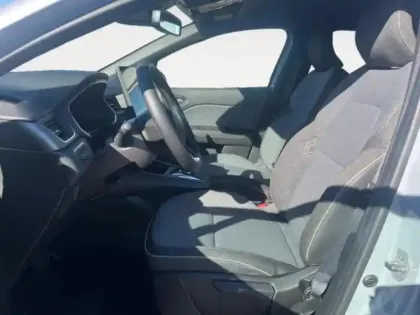 Photo 8 Renault Captur  1.8 E-Tech full hybrid 160ch Techno - 25