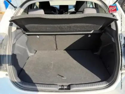 Photo 13 Toyota Yaris  116h Design 5p MC24