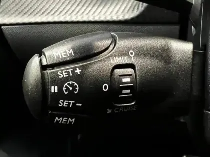 Photo 5 Peugeot 208  1.2 PureTech 100ch S&S Roadtrip EAT8