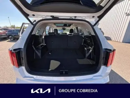 Photo 11 Kia Sorento  1.6 T-GDi 230ch HEV Design BVA6 4x2 7 places