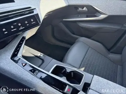 Photo 11 Peugeot 3008  1.2 Hybrid 136ch Allure e-DCS6