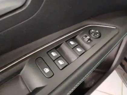 Photo 13 Peugeot 3008  1.2 PureTech 130ch S&S Allure EAT8