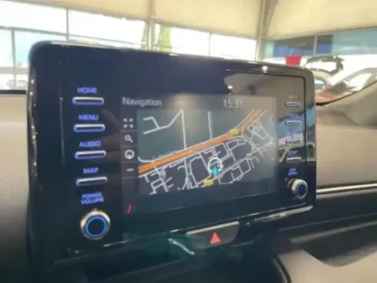 Photo 10 Toyota Yaris  116h Dynamic Business 5p + Programme Beyond Zero Academy MY22