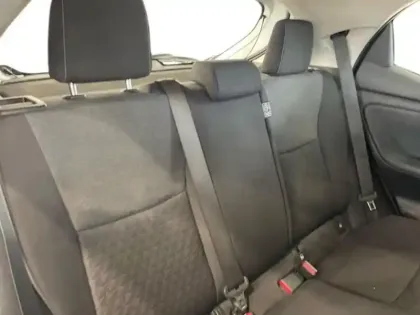 Photo 12 Toyota Yaris  116h Dynamic Business 5p + Programme Beyond Zero Academy MY22