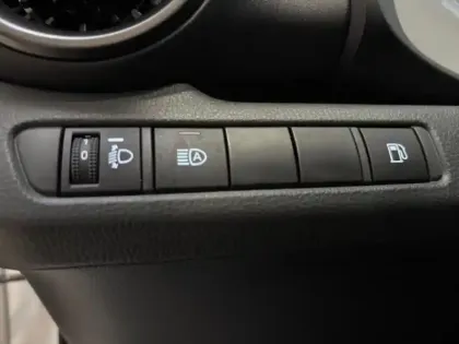 Photo 11 Toyota C-HR  1.8 Hybride 140ch Dynamic NG23