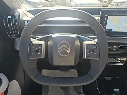 Photo 12 Citroën C3 Aircross  1.2 Hybride 145ch MAX e-DCS6