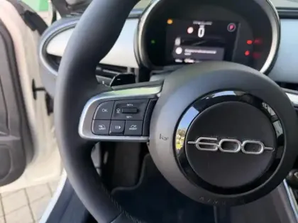 Photo 13 Fiat 600  1.2 Hybrid 100ch La Prima DCT6