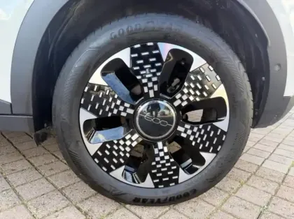 Photo 7 Fiat 600  1.2 Hybrid 100ch La Prima DCT6