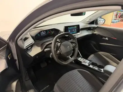 Photo 7 Peugeot 208  e- 136ch Like