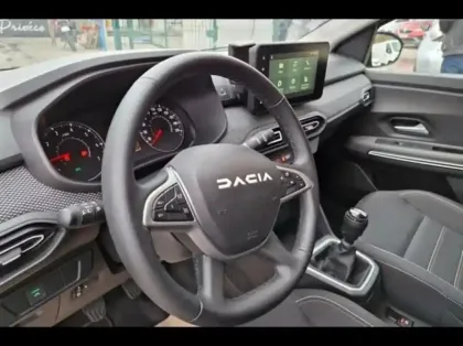 Photo 13 Dacia Jogger  1.0 ECO-G 100ch Extreme 7 places -24