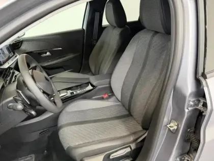 Photo 8 Peugeot 208  1.2 Hybrid 110ch Allure e-DCS6