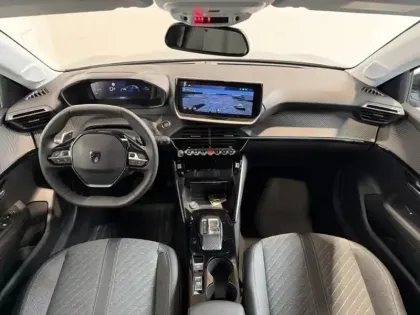 Photo 6 Peugeot 208  1.2 Hybrid 110ch Allure e-DCS6