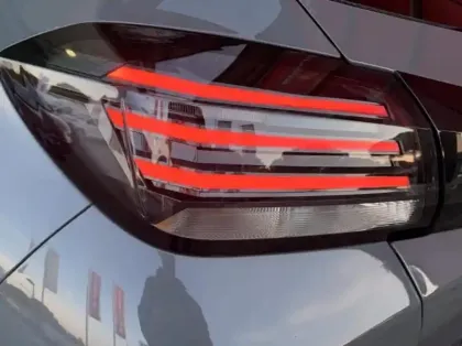 Photo 6 Peugeot 208  1.2 Hybrid 110ch Allure e-DCS6