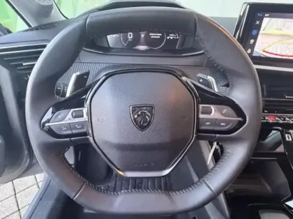 Photo 13 Peugeot 208  1.2 Hybrid 110ch Allure e-DCS6