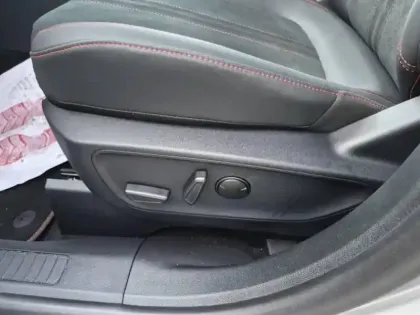 Photo 14 Ford Kuga  2.5 Duratec 180ch Hybrid FlexiFuel ST-Line X Powershift